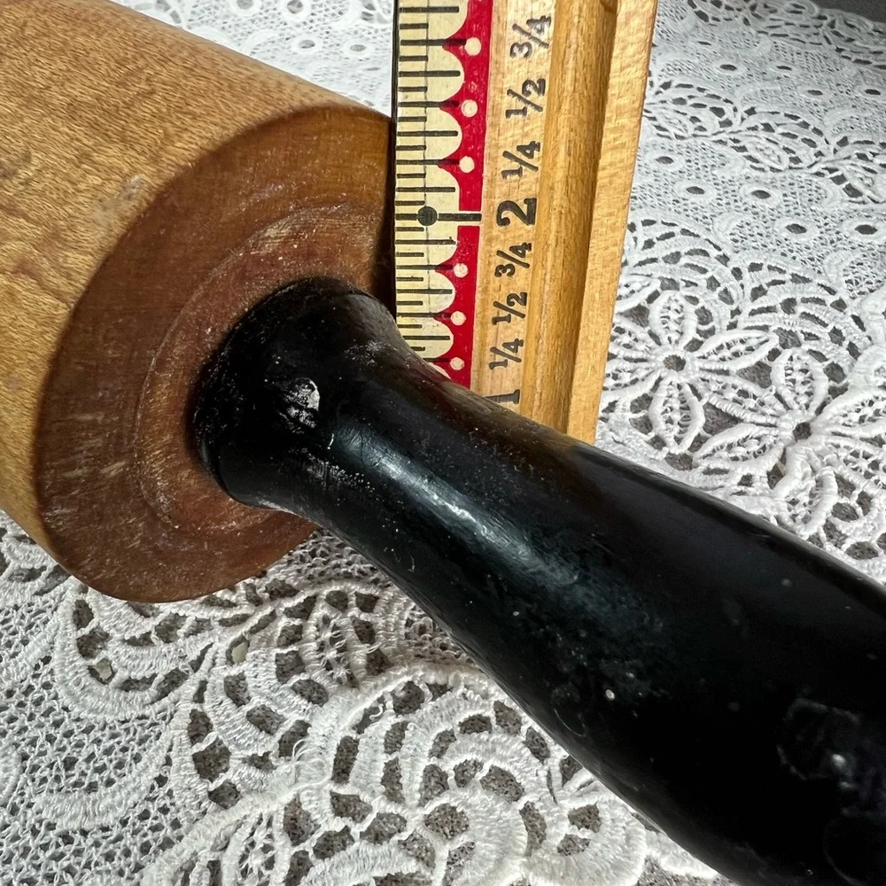 Vintage Rolling‎ Pin heavy 2.5” diameter black handles Farmhouse decor vignette